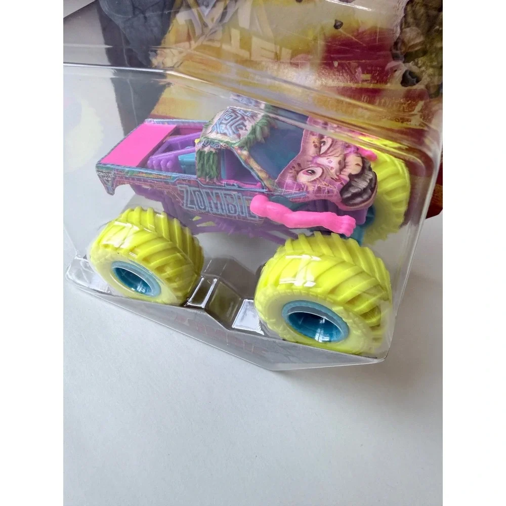 Monster Jam Zombie Cyberflare‎ Series 45 Monster Truck 1:64 Scale Die-Cast New